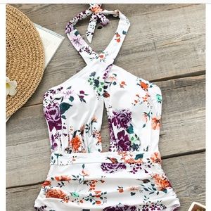 Beautiful Cupshe swimsuit
